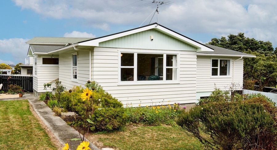  at 16 Clematis Grove, Maungaraki, Lower Hutt, Wellington
