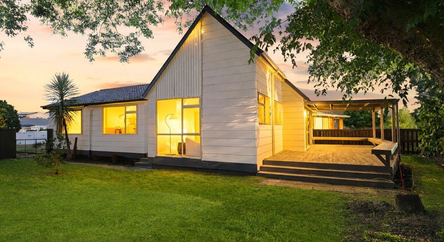  at 19 Morrow Avenue, Saint Andrews, Hamilton, Waikato