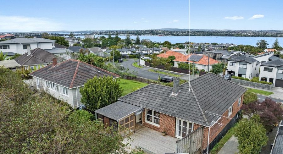  at 4 Inglewood Street, Wai O Taiki Bay, Auckland