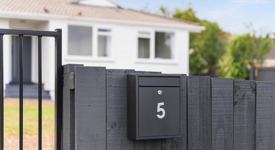  at 5 Kirkella Crescent, Mangere East, Manukau City, Auckland