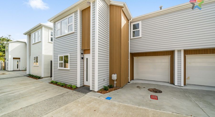  at 82 Main Road, Wainuiomata, Lower Hutt, Wellington