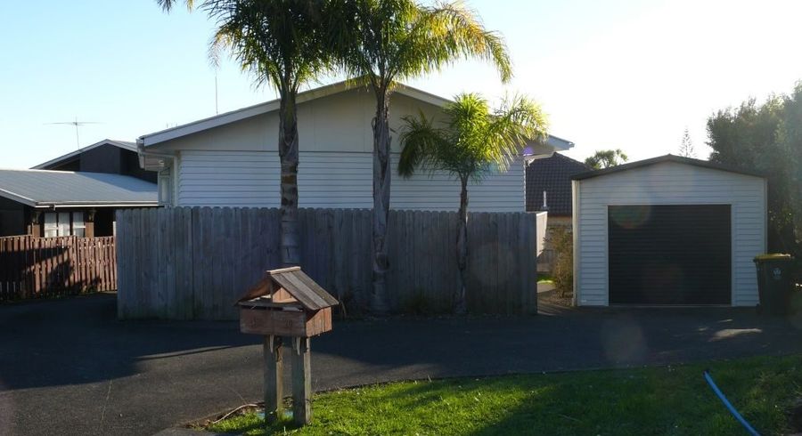  at 20 Edgar Pearce Place, Howick, Manukau City, Auckland