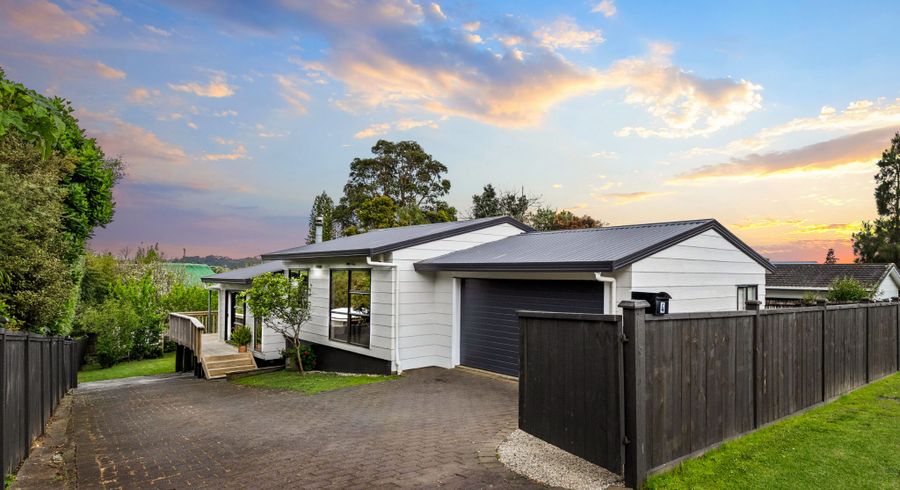  at 4 Macrocarpa Place, Ranui, Waitakere City, Auckland