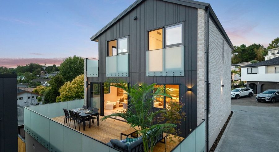  at 8A Serrata Place, Browns Bay, North Shore City, Auckland