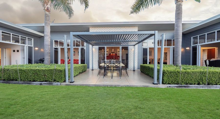  at 5 Featherstone Drive, Flagstaff, Hamilton