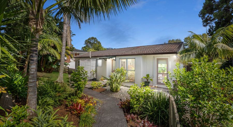  at 2 Teviot Place, Totara Vale, Auckland