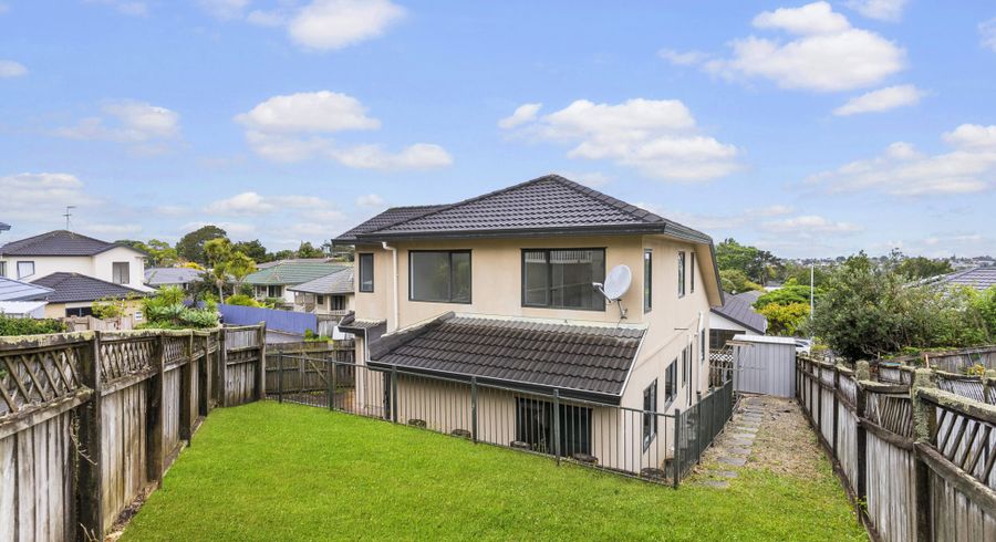  at 2/14 Mossop Rise, Glenfield, North Shore City, Auckland