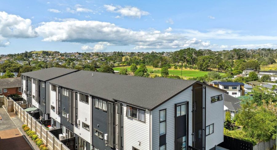  at 8/701 Hillsborough Road, Mount Roskill, Auckland City, Auckland