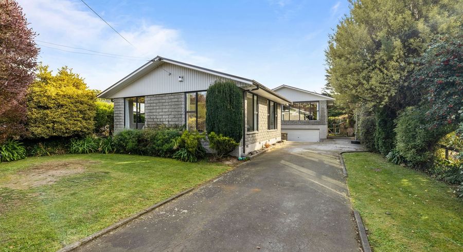  at 422 Cashmere Road, Westmorland, Christchurch