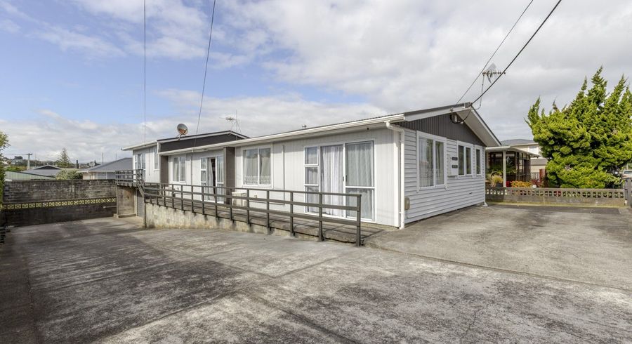  at 8 Simons Street, Moturoa, New Plymouth, Taranaki