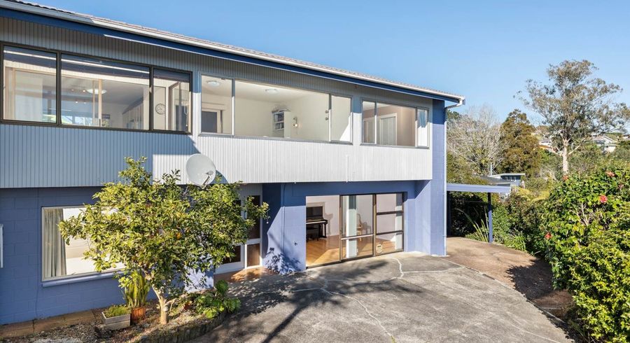  at 2/48 Mayfair Crescent, Mairangi Bay, North Shore City, Auckland