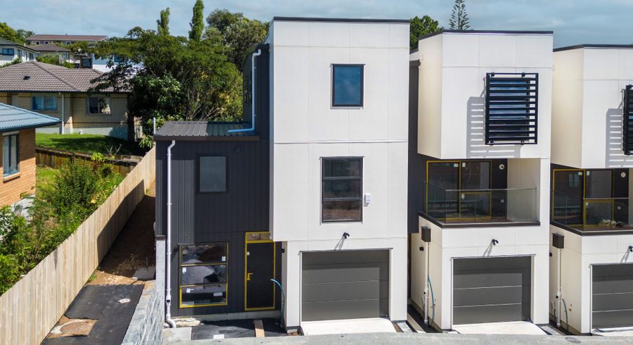  at 1/14 Hewlett Road, Massey, Auckland