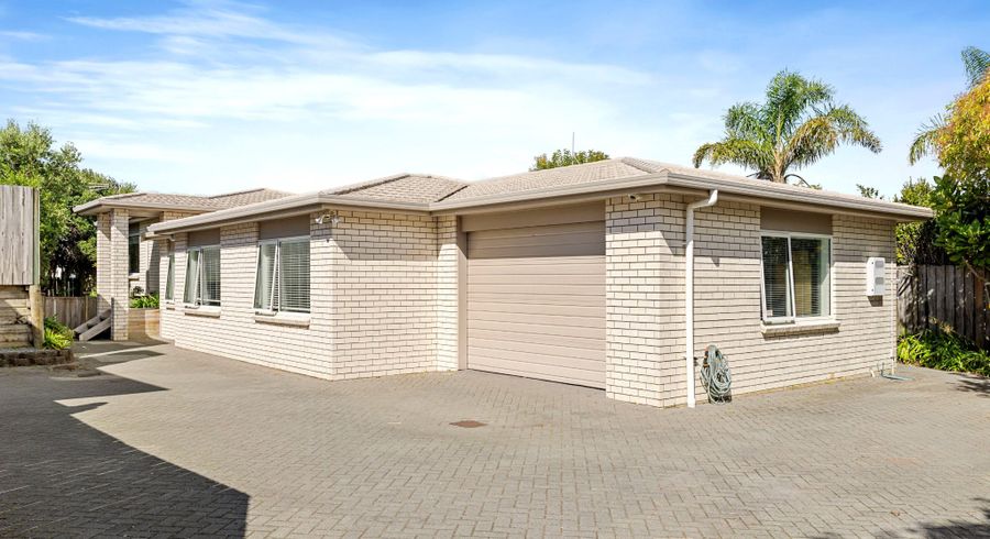 at 71A Target Road, Totara Vale, Auckland