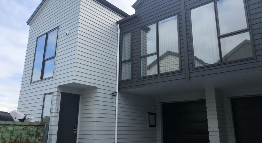  at 4/21 Akoranga Dr, Northcote, North Shore City, Auckland