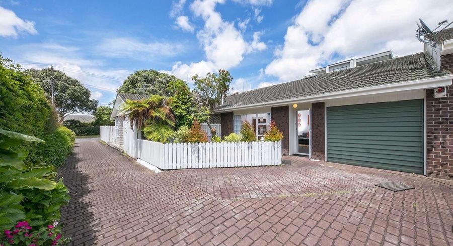  at 3/2 Raurenga Avenue, Royal Oak, Auckland