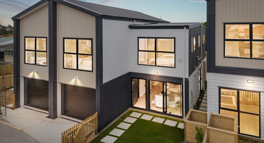  at 2/75 Titirangi Road, New Lynn, Waitakere City, Auckland