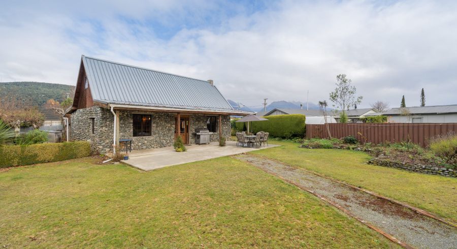  at 41 HOME ST, Manapouri, Manapouri