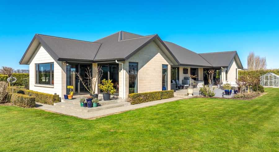  at 16 Arowhenua Station Road, Kerrytown