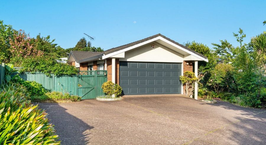  at 2/17 Arthur Road, Hillpark, Auckland