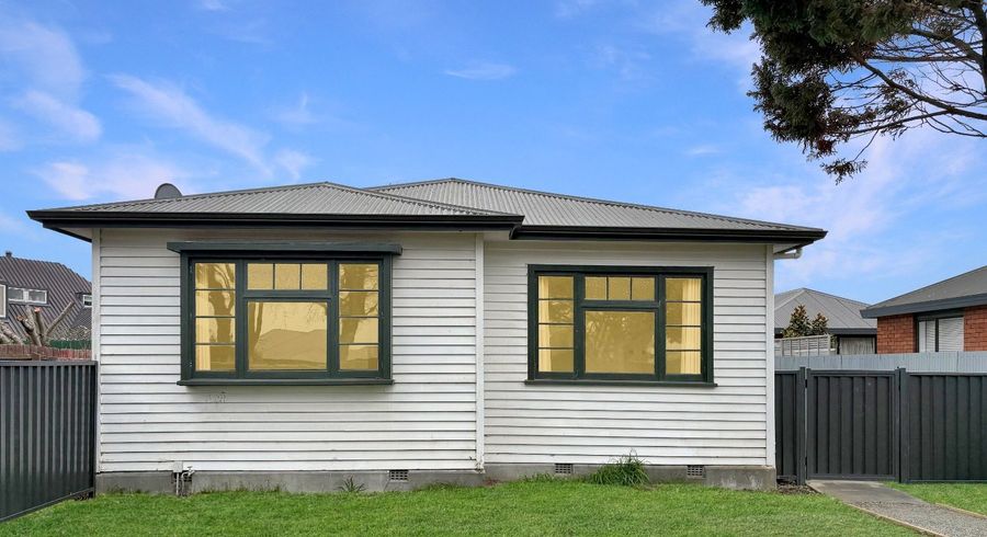  at 19 Oak Grove, Ashburton, Ashburton