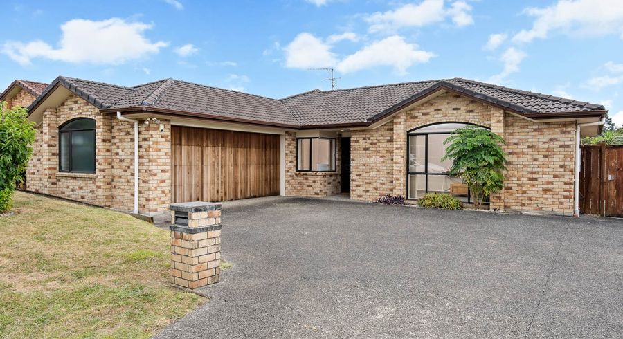  at 9 Sapperton Drive, Henderson, Auckland