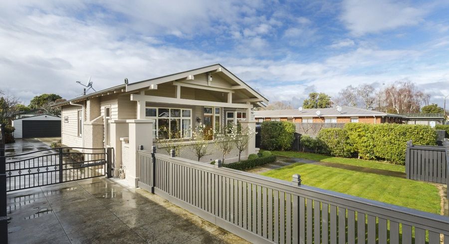  at 137 Cook Street, West End, Palmerston North, Manawatu / Whanganui