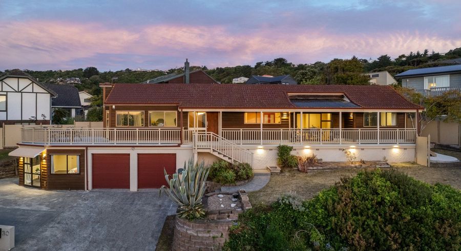  at 30 Kinloch Place, Papakowhai, Porirua