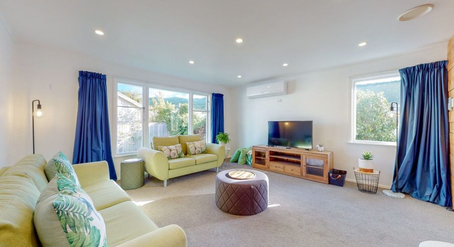  at 20 Larsen Crescent, Tawa, Wellington