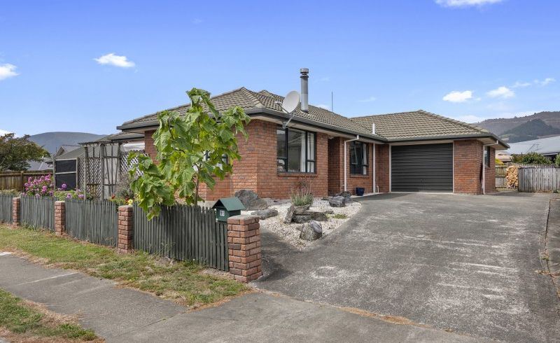  at 10 Albizia Place, Richmond