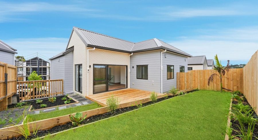  at 4/20 Melia Place, Stanmore Bay, Rodney, Auckland