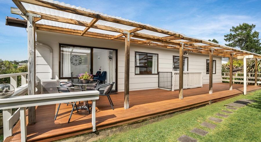  at 2/35 Topliss Drive, Northcross, Auckland