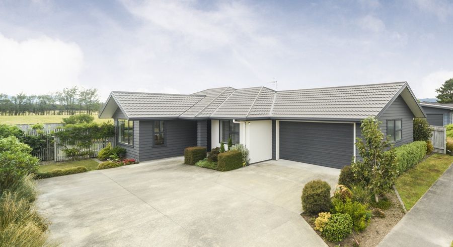  at 15 Lorenzo Place, Kelvin Grove, Palmerston North, Manawatu / Whanganui