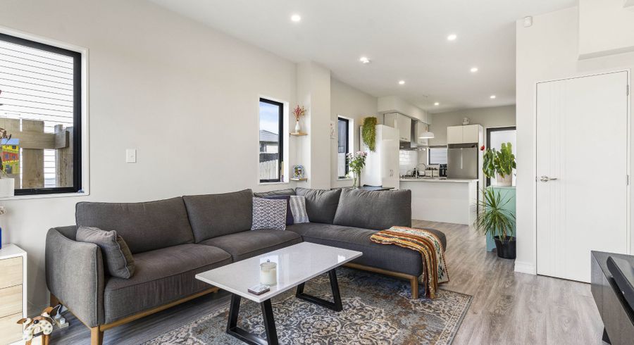  at 3/6 Hepburn Road, Glendene, Auckland