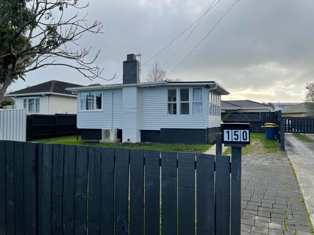  at 150 Hepburn Road, Glendene, Auckland