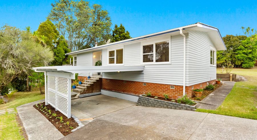  at 16 Rosalind Road, Glenfield, Auckland