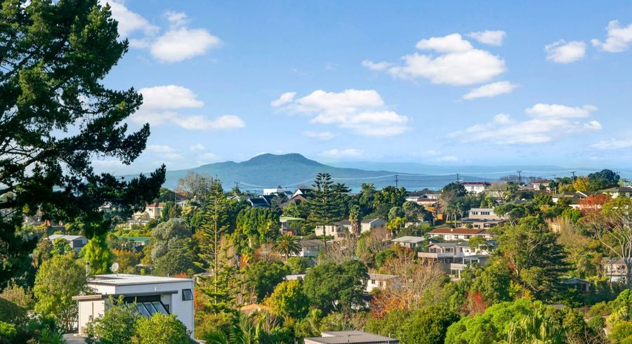  at 2/274 Glamorgan Drive, Northcross, Auckland