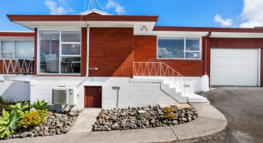  at 2/127 White Swan Road, Mount Roskill, Auckland City, Auckland