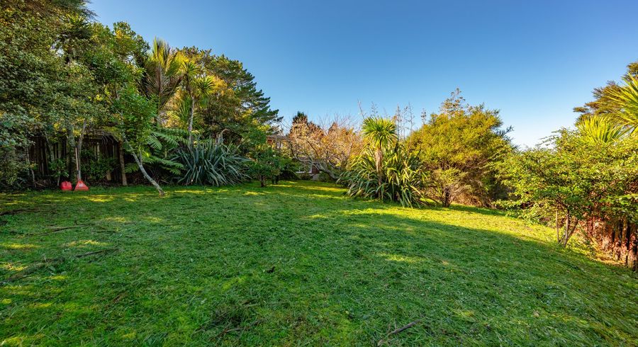  at 1088 Scenic Drive, Swanson, Waitakere City, Auckland
