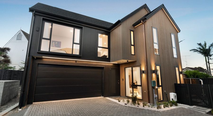  at 2C Knights Close, Rothesay Bay, North Shore City, Auckland