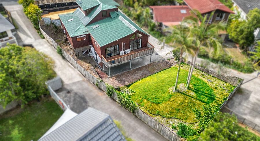  at 2/2 Rossmore Terrace, Murrays Bay, North Shore City, Auckland