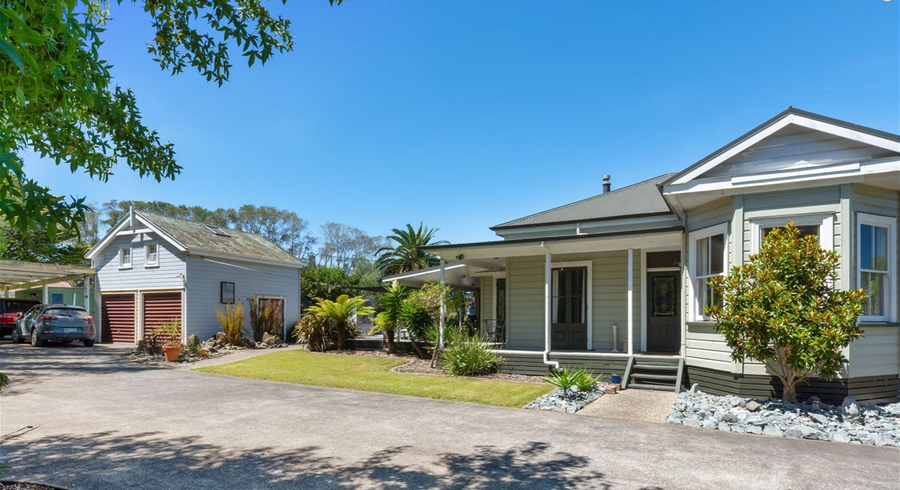  at 322 Postman Road, Albany