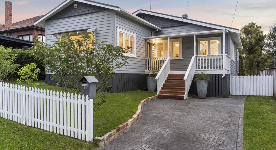  at 24 Le Roy Terrace, Birkenhead, Auckland