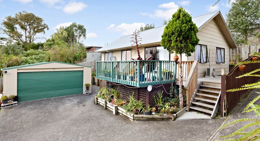  at 2/18 Evans Road, Glen Eden, Auckland