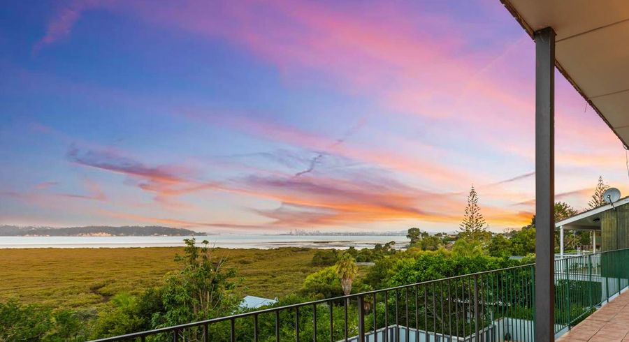  at 42 Rewarewa Road, Te Atatu Peninsula, Waitakere City, Auckland