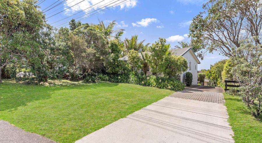  at 899 East Coast Road, Torbay, North Shore City, Auckland