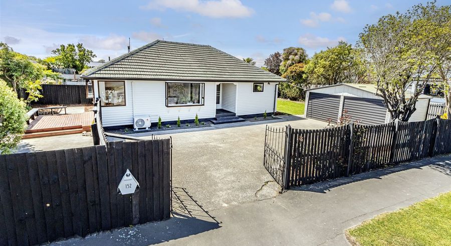  at 2/152 Gayhurst Road, Dallington, Christchurch