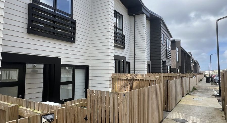  at 62 Rauemi Way, Te Atatu South, Waitakere City, Auckland