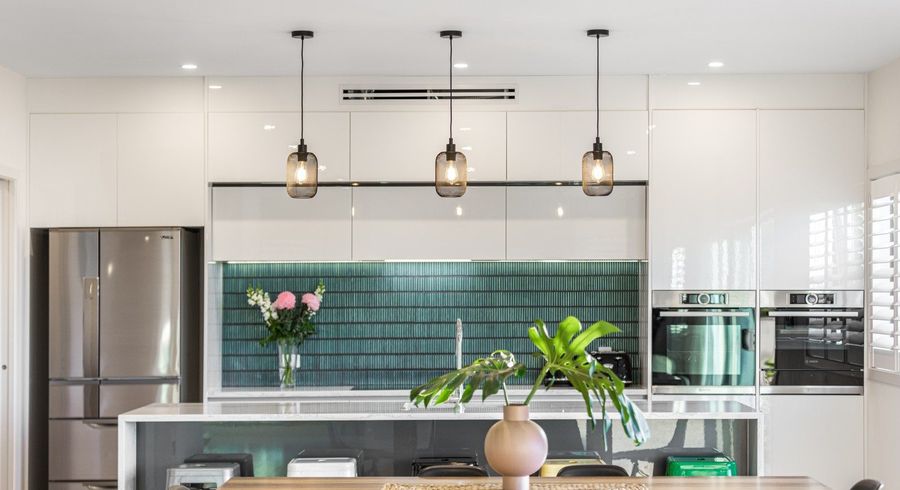  at 17 Winscombe Street, Belmont, Auckland