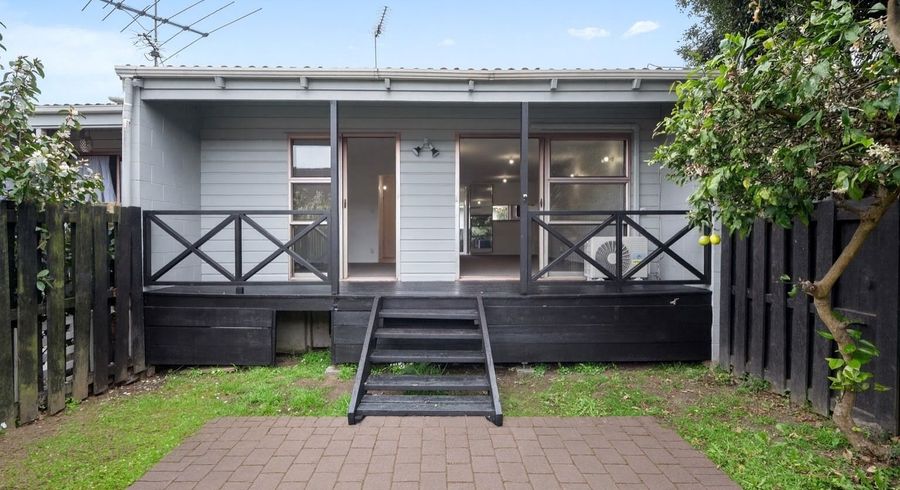  at 4/25-A Vine Street, Mangere East, Manukau City, Auckland