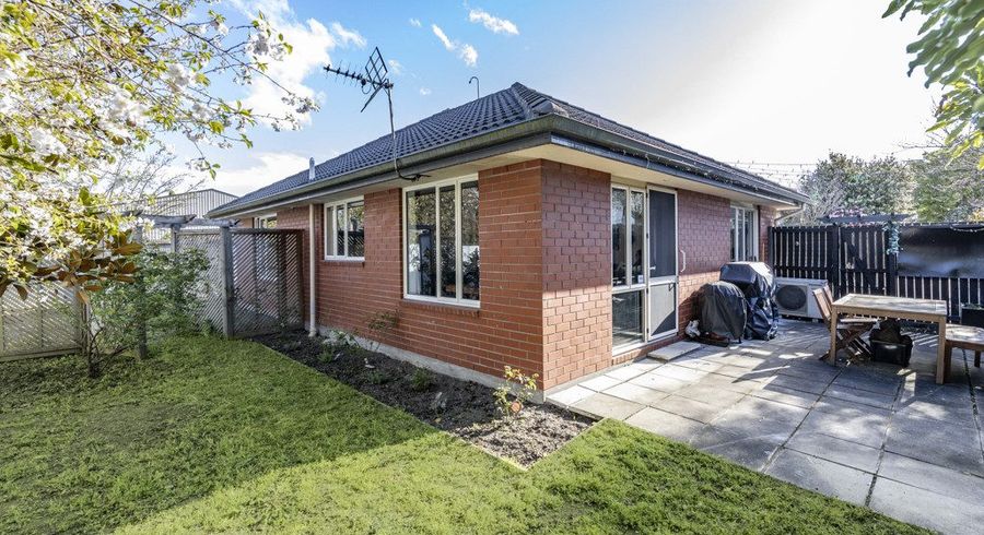  at 2/74 Russley Road, Russley, Christchurch